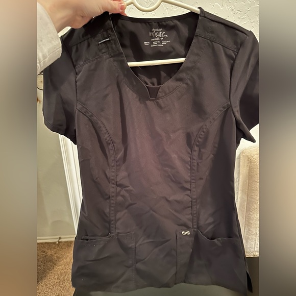 Cherokee Infinity Scrub Top - Picture 1 of 2